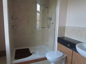 Ensuite- click for photo gallery